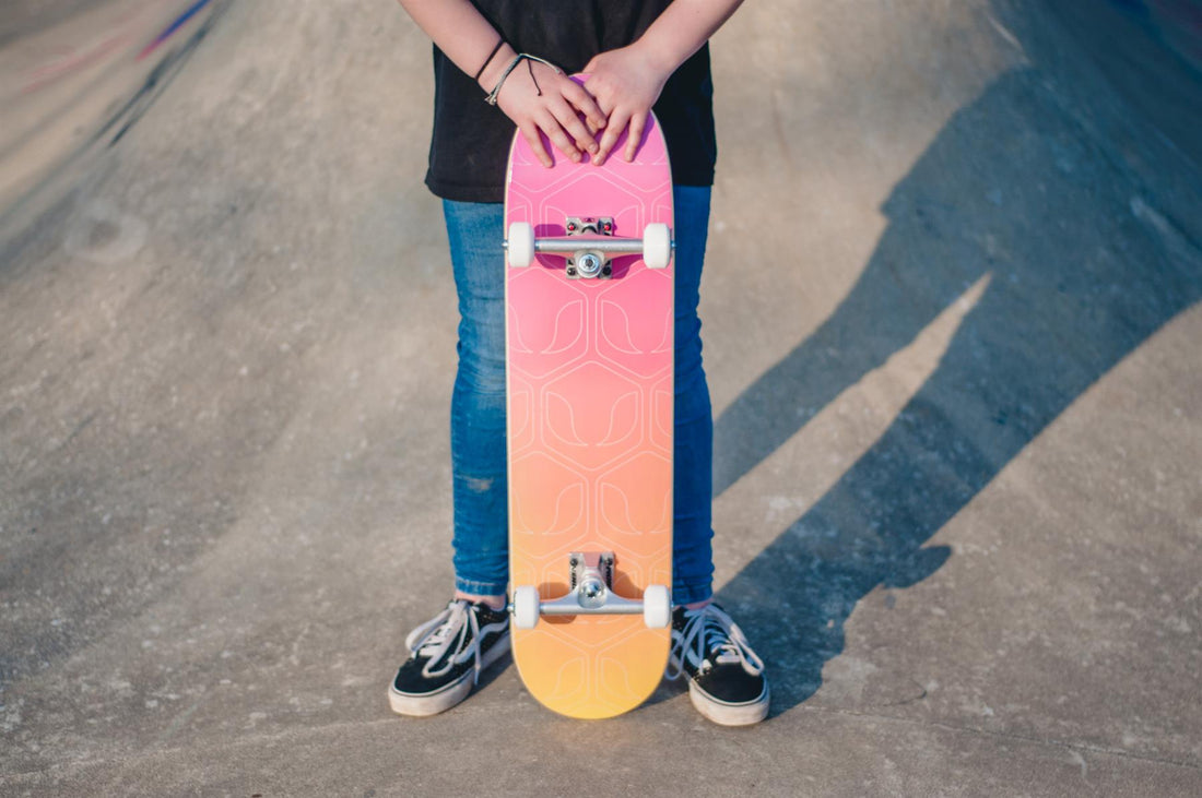 Venom Core Complete Skateboard - Outline Fade Pink - 7.75"